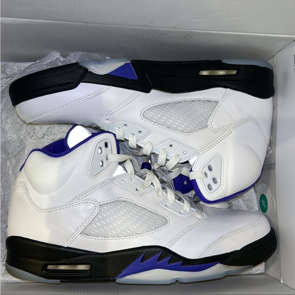 Men’s size 10.5 Jordan 5 concords